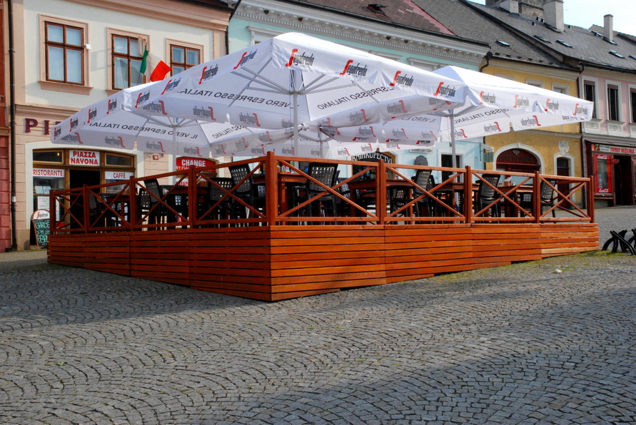 Zahrádka před restaurací